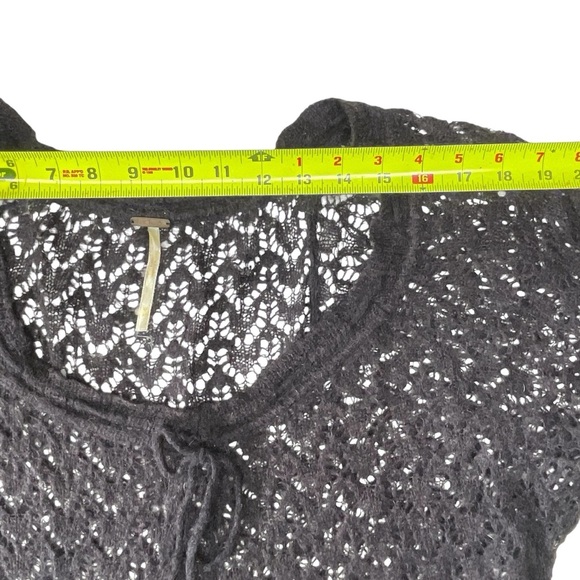 Free People Women's Black Wool Blend Loose Knit Crochet Top Size Medium - Picture 7 of 9